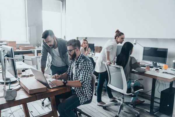 Ambiente corporativo com o perfil da empresa